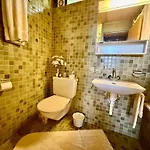 21 8s Beautiful 4 Peoples