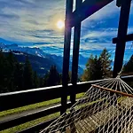 21 8s Beautiful 4 Peoples * Gryon