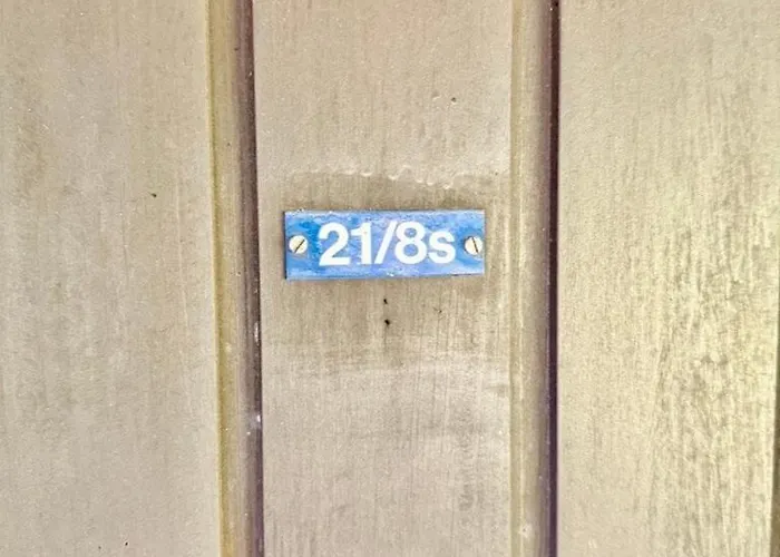 21 8s Beautiful 4 Peoples