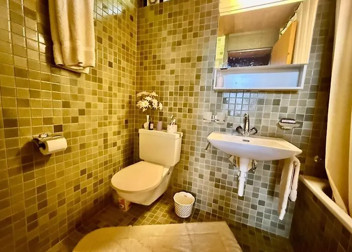 21 8s Beautiful 4 Peoples